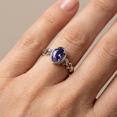 Заказать Кольцо из золота c бриллиантами и танзанитом Кольцо из золота c бриллиантами и танзанитом